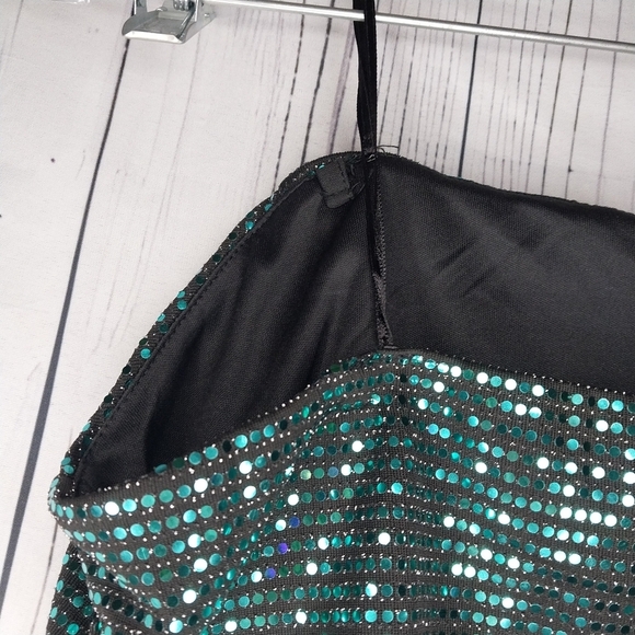 Sincerely Jules - Green Sequin Style Strapless Top W/Light Boning - Size L - Picture 8 of 9